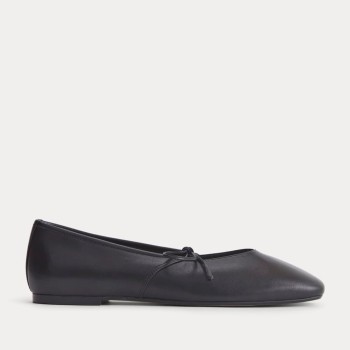 Leather Keyhole Flat